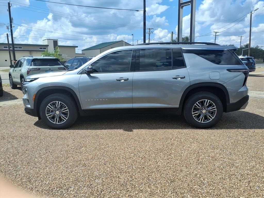 2026 Chevrolet Traverse — side profile view
