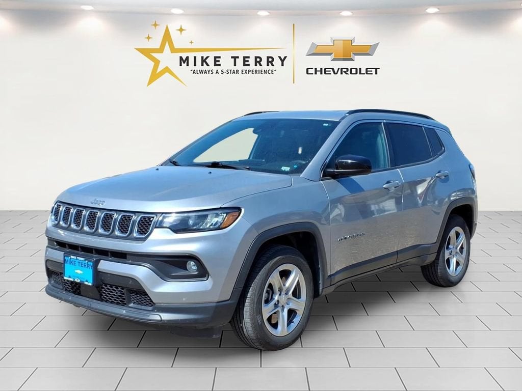 2024 Jeep Compass Latitude in Baltic Gray Met — front three-quarter view